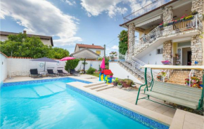 Lovely Apartment In Valbandon